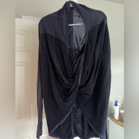 Lululemon Cozy Soft Warm Iconic Wrap Twist Front Sweater in Navy Blue - Picture 6 of 8